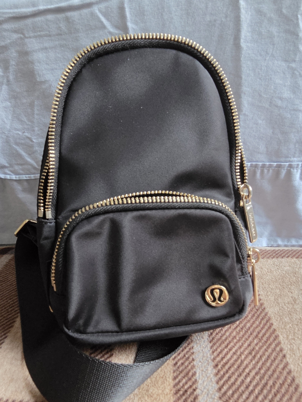 Lululemon Black Small Everywhere Sling Bag